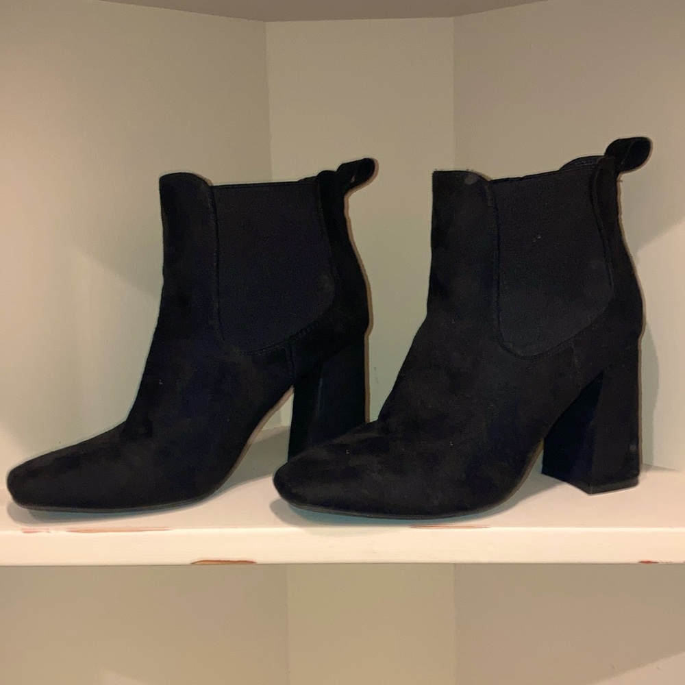 Suede ankle boots by dream works. Size 5.5 with a 3 inch heel